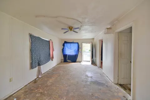 Living - 1823 E 5th Ave, Spokane, WA 99202 photo 1 of 1