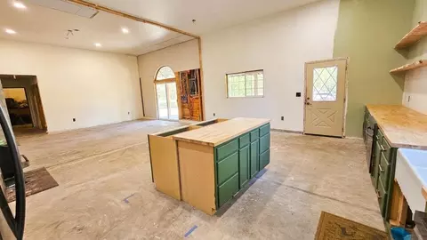 Kitchen - 1267 Echo Peak Way, Evans, WA 99126 photo 3 of 4