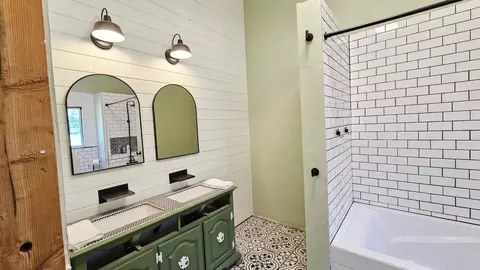 Bath - 1267 Echo Peak Way, Evans, WA 99126 photo 1 of 2