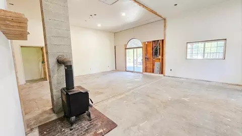 Living - 1267 Echo Peak Way, Evans, WA 99126 photo 2 of 4
