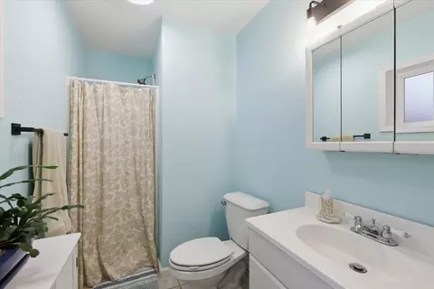 Bath - 4134 E 33rd Ave, Spokane, WA 99223 photo 2 of 2