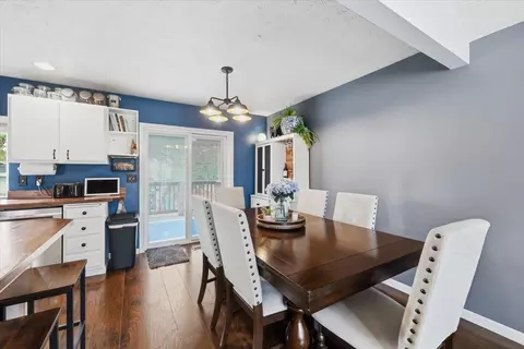 Dining - 4134 E 33rd Ave, Spokane, WA 99223 photo 3 of 3