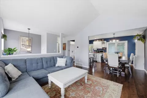 Living - 4134 E 33rd Ave, Spokane, WA 99223 photo 1 of 2