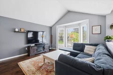 Living - 4134 E 33rd Ave, Spokane, WA 99223 photo 2 of 2