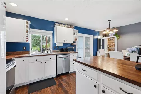 Kitchen - 4134 E 33rd Ave, Spokane, WA 99223 photo 3 of 3