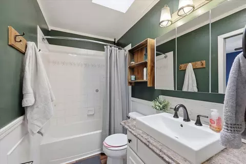 Bath - 4134 E 33rd Ave, Spokane, WA 99223 photo 1 of 2
