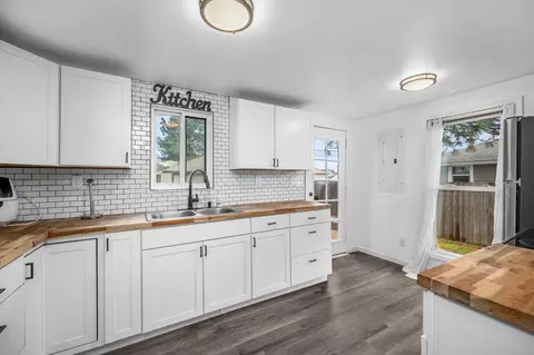 Kitchen - 1303 E Dalke Ave, Spokane, WA 99208 photo 1 of 2