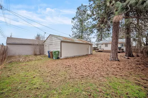 Exterior - 1303 E Dalke Ave, Spokane, WA 99208 photo 6 of 10