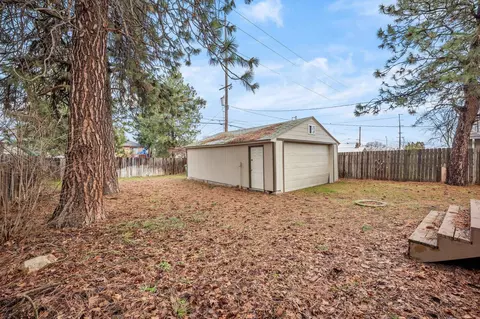 Exterior - 1303 E Dalke Ave, Spokane, WA 99208 photo 4 of 10