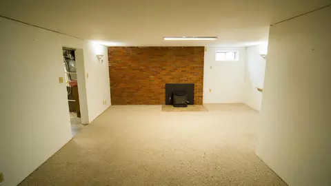 Living - 604 E Queen Ave, Spokane, WA 99207 photo 6 of 7
