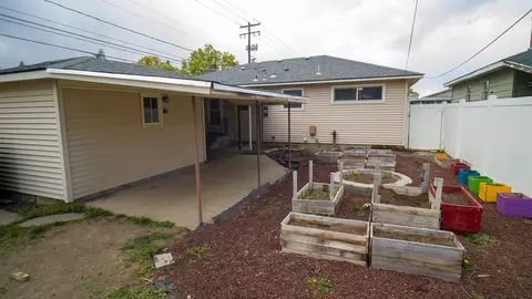 Exterior - 604 E Queen Ave, Spokane, WA 99207 photo 6 of 7