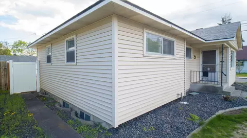 Exterior - 604 E Queen Ave, Spokane, WA 99207 photo 1 of 7