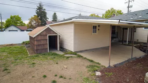 Exterior - 604 E Queen Ave, Spokane, WA 99207 photo 5 of 7