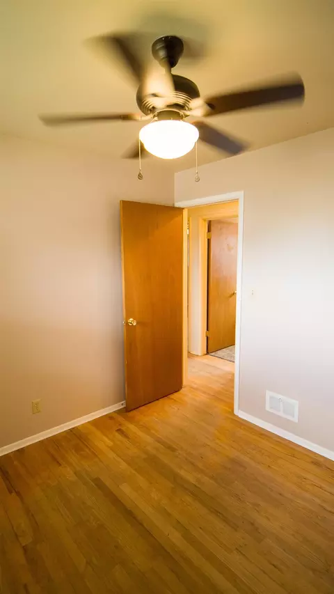 Bedroom - 604 E Queen Ave, Spokane, WA 99207 photo 5 of 8