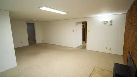 Living - 604 E Queen Ave, Spokane, WA 99207 photo 7 of 7