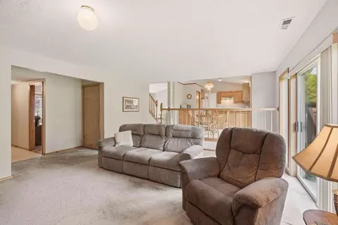 Living - 3319 E 65th Ave, Spokane, WA 99223 photo 4 of 5