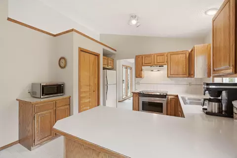 Kitchen - 3319 E 65th Ave, Spokane, WA 99223 photo 3 of 4