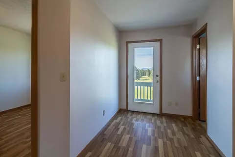 Entry Way - 21 W Chattaroy Rd, Colbert, WA 99005 photo 2 of 2