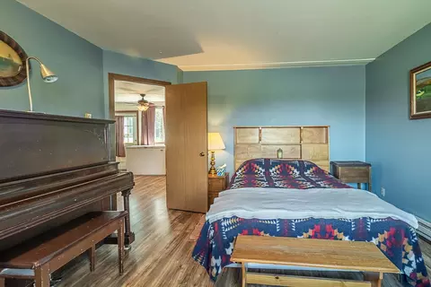 Bedroom - 21 W Chattaroy Rd, Colbert, WA 99005 photo 2 of 7