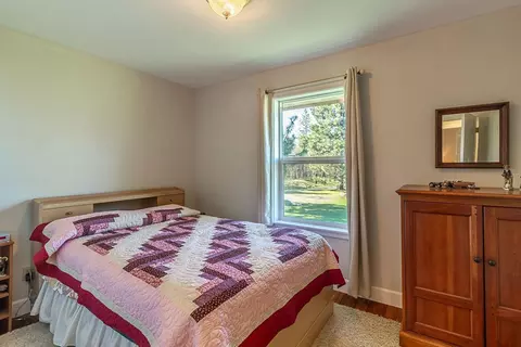 Bedroom - 21 W Chattaroy Rd, Colbert, WA 99005 photo 6 of 7