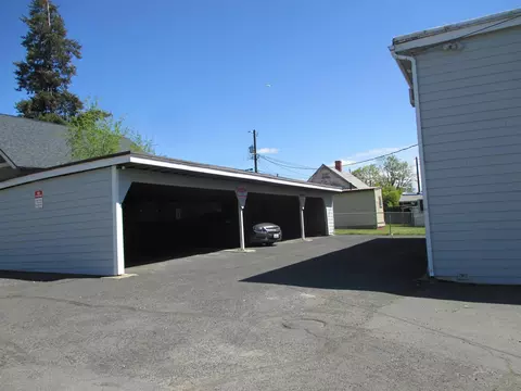 Exterior - 547 E Fairview Ave, Spokane, WA 99207 photo 4 of 8