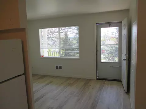 Living - 547 E Fairview Ave, Spokane, WA 99207 photo 3 of 5
