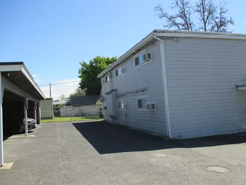 Exterior - 547 E Fairview Ave, Spokane, WA 99207 photo 5 of 8