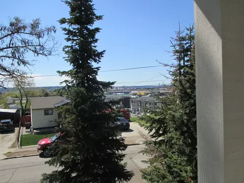 Exterior - 547 E Fairview Ave, Spokane, WA 99207 photo 6 of 8
