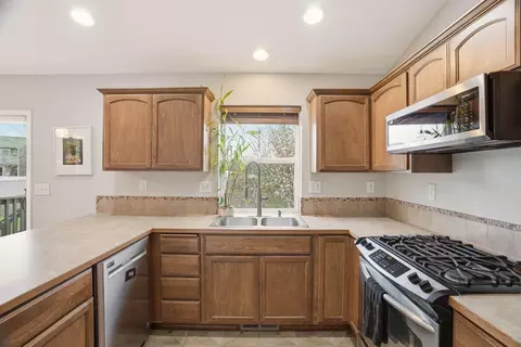 Kitchen - 418 E Parker Dr, Colbert, WA 99005 photo 4 of 4