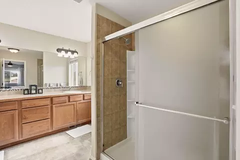 Bath - 418 E Parker Dr, Colbert, WA 99005 photo 2 of 4