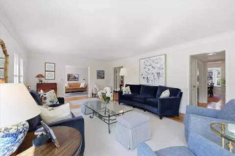 Living - 1228 E Overbluff Rd, Spokane, WA 99203 photo 6 of 7