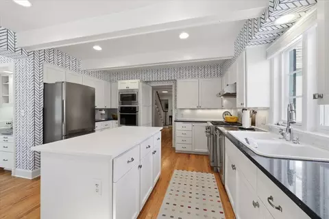 Kitchen - 1228 E Overbluff Rd, Spokane, WA 99203 photo 2 of 4