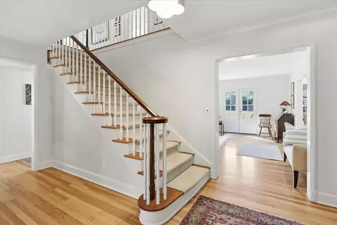 Entry Way - 1228 E Overbluff Rd, Spokane, WA 99203 photo 2 of 4