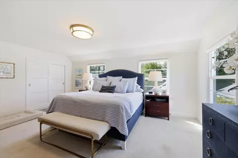 Bedroom - 1228 E Overbluff Rd, Spokane, WA 99203 photo 2 of 4