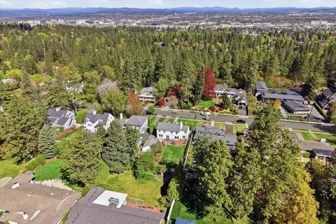 View/Area - 1228 E Overbluff Rd, Spokane, WA 99203 photo 1 of 6
