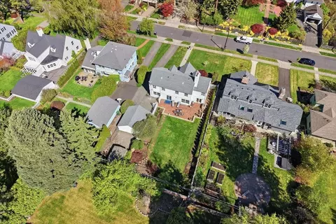 View/Area - 1228 E Overbluff Rd, Spokane, WA 99203 photo 3 of 6