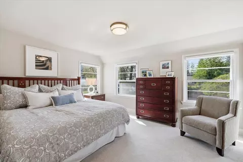Bedroom - 1228 E Overbluff Rd, Spokane, WA 99203 photo 4 of 4