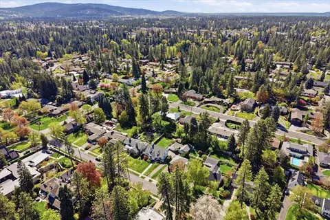 View/Area - 1228 E Overbluff Rd, Spokane, WA 99203 photo 6 of 6