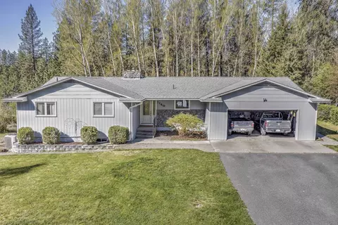 1140 S Pine St, Kettle Falls, WA 99141