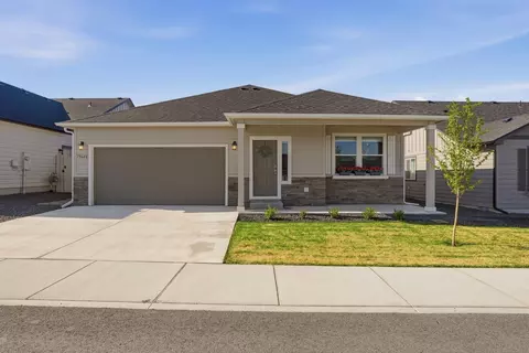 19646 E Spruce Ln, Greenacres, WA 99016