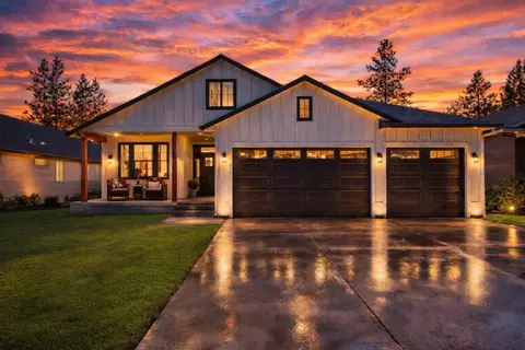 916 E Farwell Rd, Spokane, WA 99208