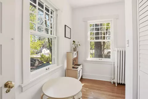 Entry Way - 943 E 16th Ave, Spokane, WA 99203 photo 1 of 1