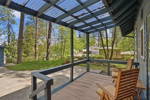 Exterior - 943 E 16th Ave, Spokane, WA 99203 photo 6 of 11