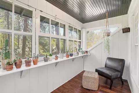 Exterior - 943 E 16th Ave, Spokane, WA 99203 photo 5 of 11