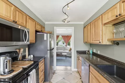 Kitchen - 1228 E 40th Ave, Spokane, WA 99203 photo 2 of 4
