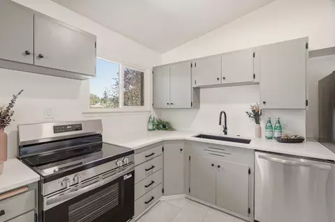 Kitchen - 6814 N Post St, Spokane, WA 99208 photo 2 of 3