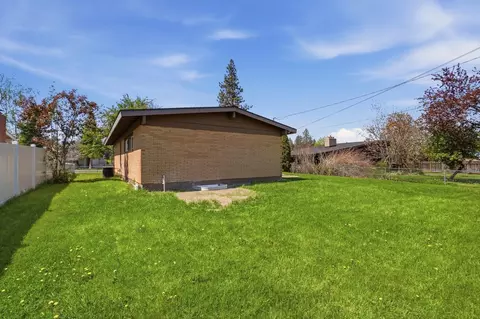 Exterior - 6814 N Post St, Spokane, WA 99208 photo 5 of 7