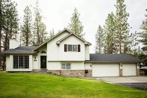16810 N Wylie Dr, Nine Mile Falls, WA 99026