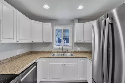 Kitchen - 1007 E Walton Ave, Spokane, WA 99207 photo 2 of 4