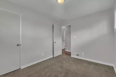 Bedroom - 1007 E Walton Ave, Spokane, WA 99207 photo 2 of 6